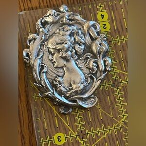 LARGE 2" Beautiful Silver Ornate Victorian Art Nouveau Brooch Pin Cameo Floral